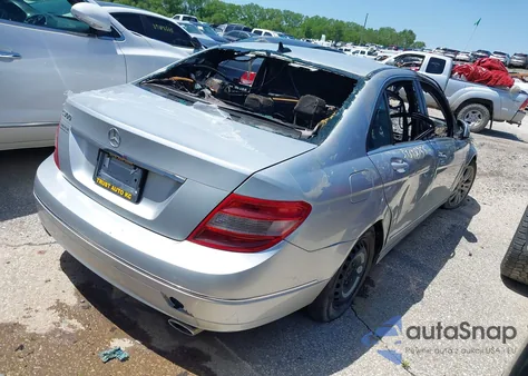 2008 Mercedes-Benz C 300 Luxury/Sport из США, поврежденный, VIN WDDGF54X68R006240